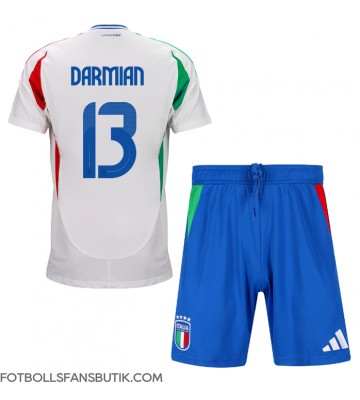 Italien Matteo Darmian #13 Replika Bortatröja Barn EM 2024 Kortärmad (+ Korta byxor)